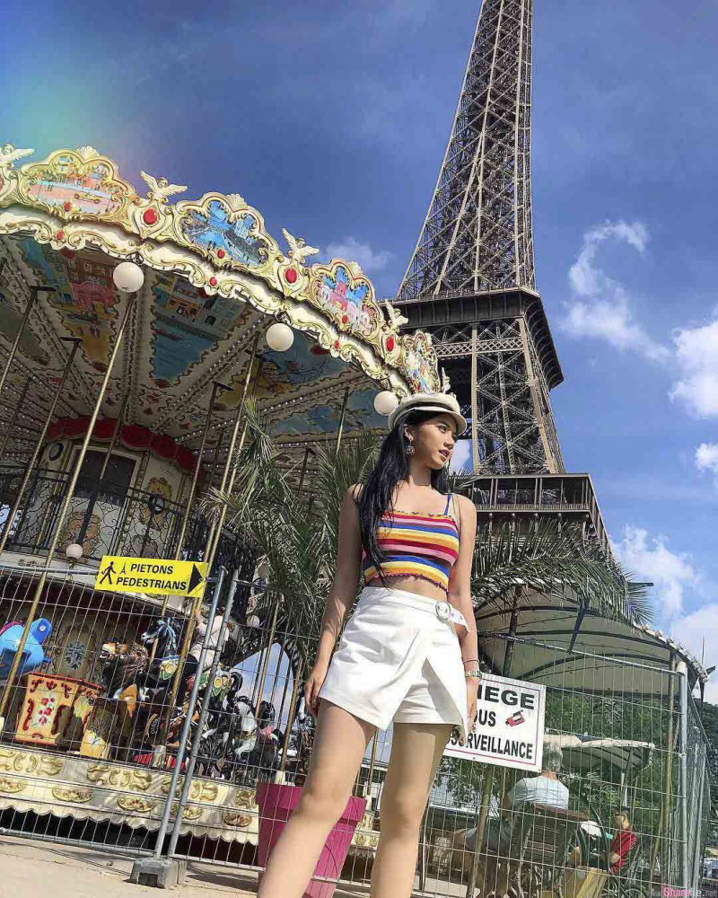 正妹Michelle Lo晒法国巴黎旅游照 性感大长腿十分吸睛