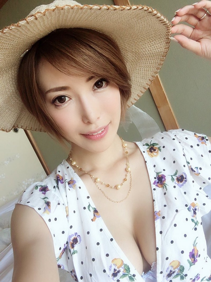 大惊！君岛みお流出母乳了！