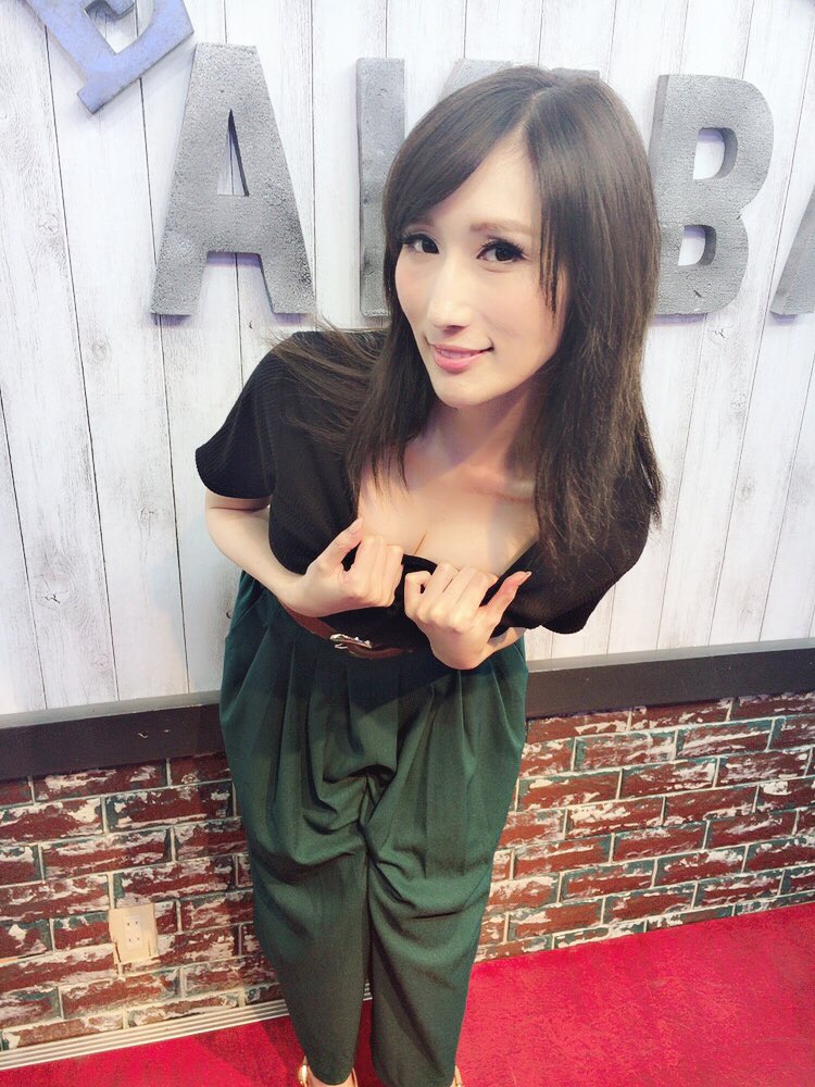 男优无差别开炮！ Julia被狂射242发！