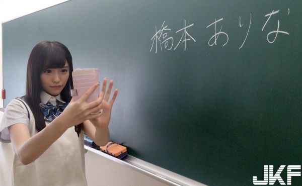 暴死！日本政府「大動作清洗AV」　女優經紀：制服片會先消失！